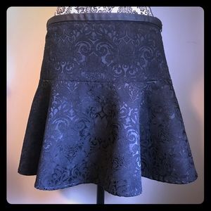 Express pattern skirt